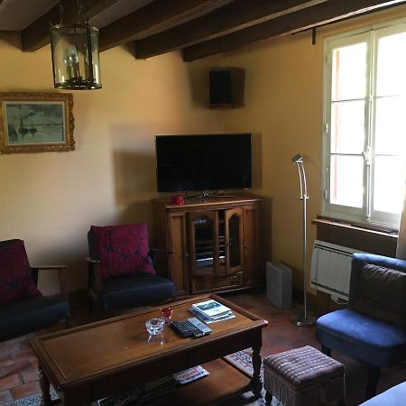 La Maison De Lucie Veuil Bagian luar foto